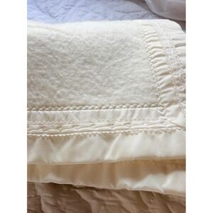 Vintage Chatham Ivory Baby Blanket 38x 58"Nylon Embellished Binding Made In USA